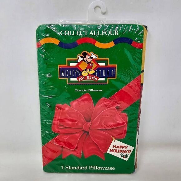 VINTAGE DISNEY MICKEY MOUSE CHRISTMAS STANDARD PILLOWCASE SKATING PARTY NOS - Picture 1 of 8